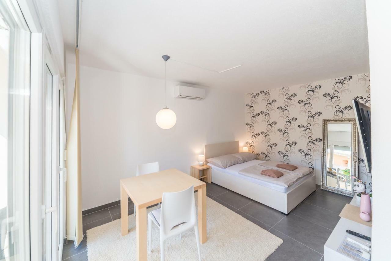 Apartments Nella Privlaka  Eksteriør bilde